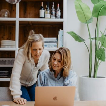 Kennismakingsgesprek uitgerust de dag in